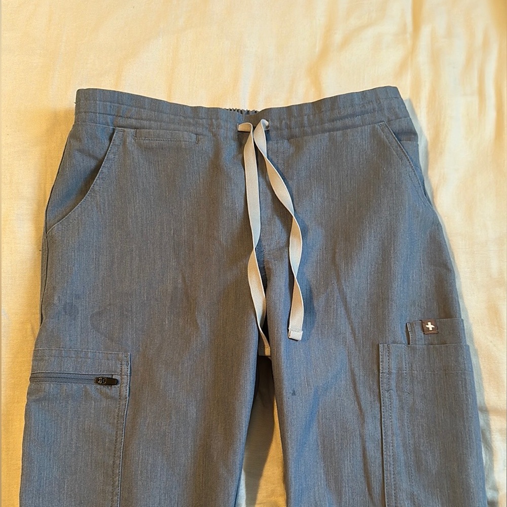 Figs XS/T Heather Indigo Yola scrub pants!